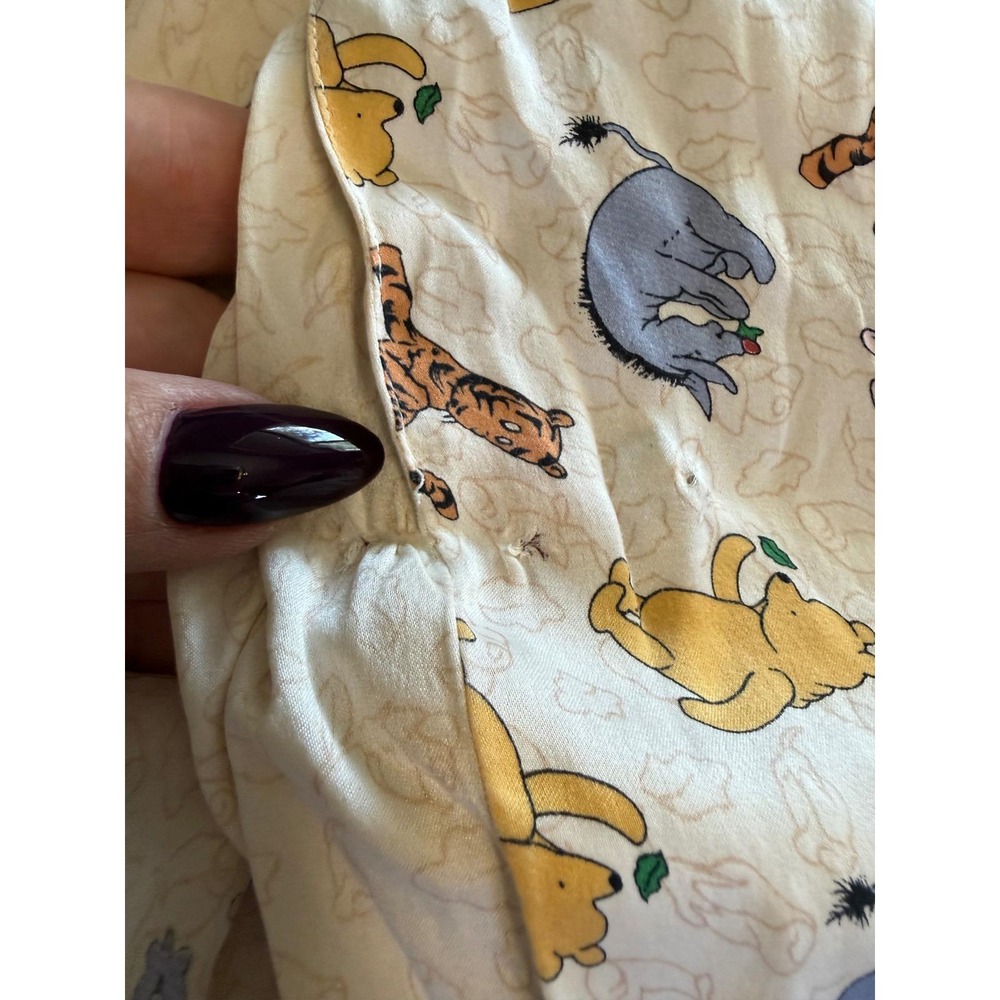 Vintage Walt Disney World Winnie the Pooh 100% Silk Pajama Shirt Cream Medium - Picture 6 of 6